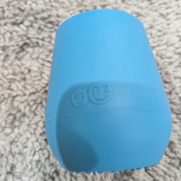 EzPz Blue Silicone Baby Cup - Picture 3 of 5